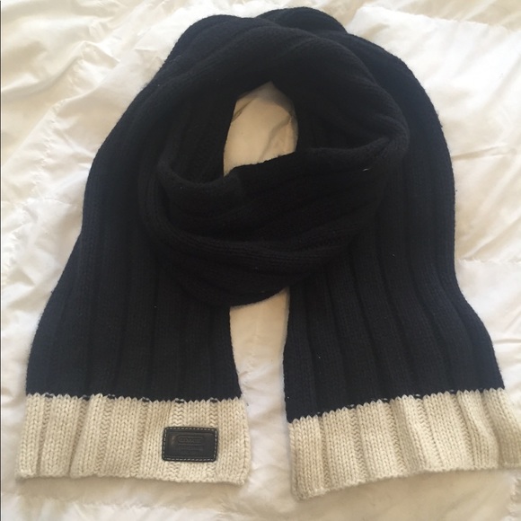 Coach Scarf - Picture 2 of 3